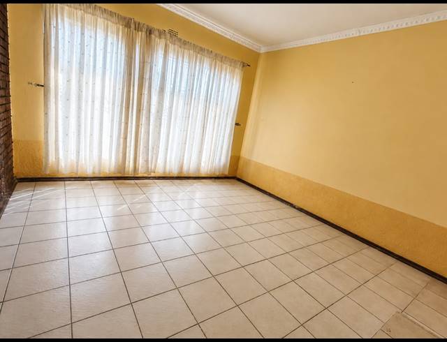 5 BEDROOM HOUSE FOR SALE IN BONANNE